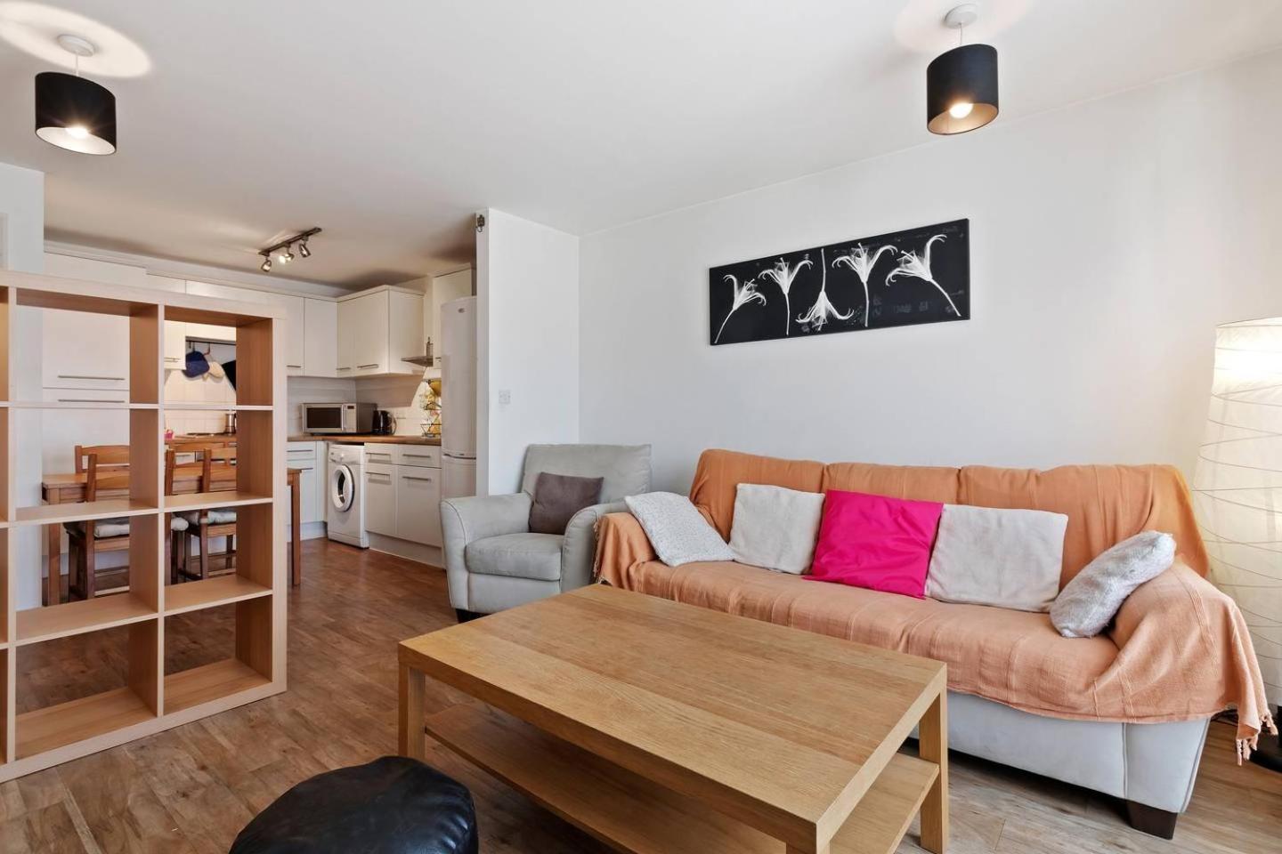 Modern 2 Bedroom Apartment In Homerton Londra Dış mekan fotoğraf